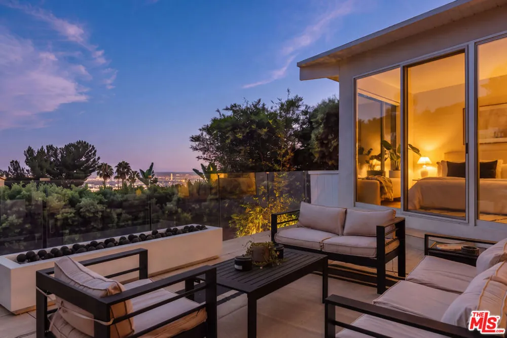 8618 Franklin Avenue Los Angeles, CA 90069