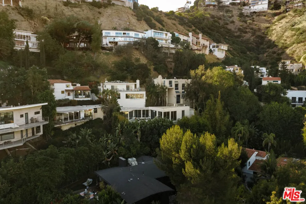8618 Franklin Avenue Los Angeles, CA 90069