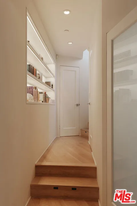 8618 Franklin Avenue Los Angeles, CA 90069