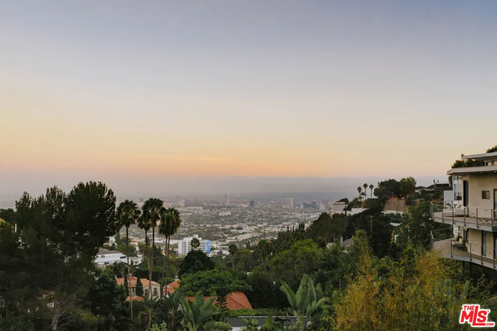 8618 Franklin Avenue Los Angeles, CA 90069