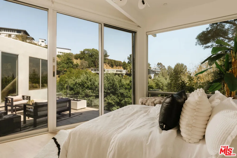 8618 Franklin Avenue Los Angeles, CA 90069