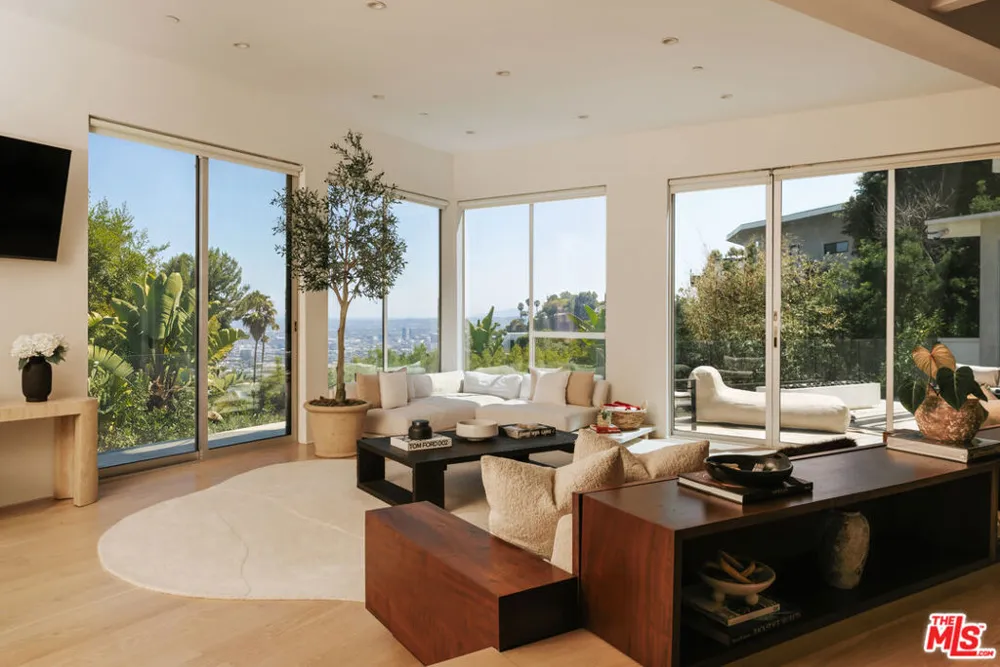 8618 Franklin Avenue Los Angeles, CA 90069