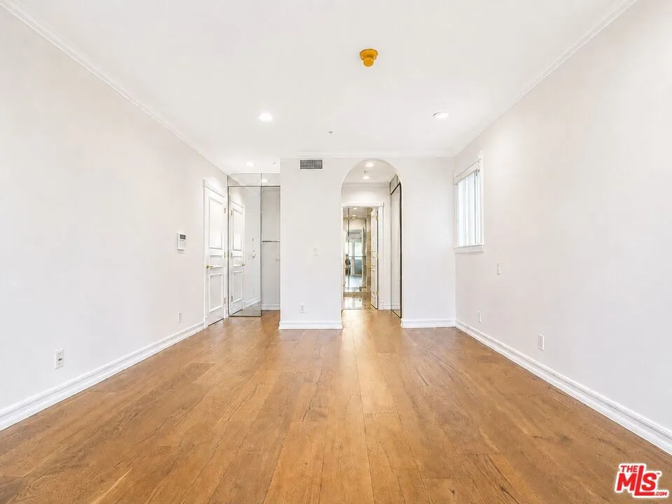 342 N Palm Dr #201 Beverly Hills, CA 90210