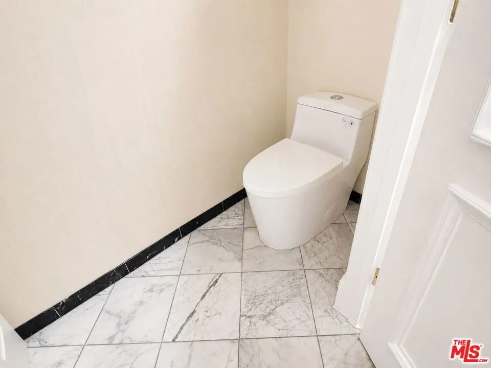 342 N Palm Dr #201 Beverly Hills, CA 90210