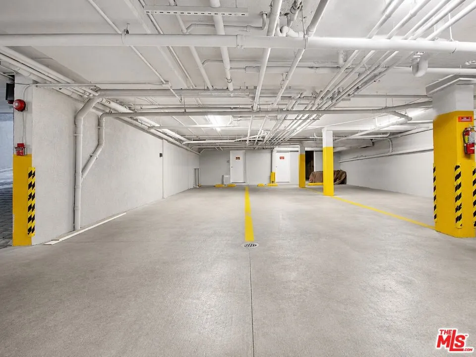 342 N Palm Dr #201 Beverly Hills, CA 90210