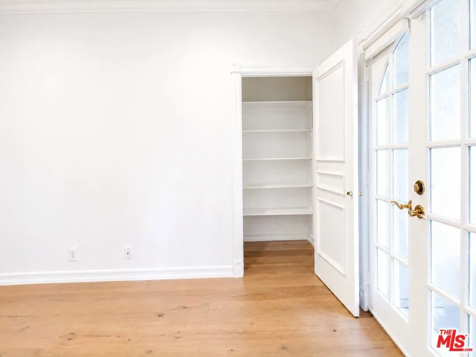 342 N Palm Dr #201 Beverly Hills, CA 90210