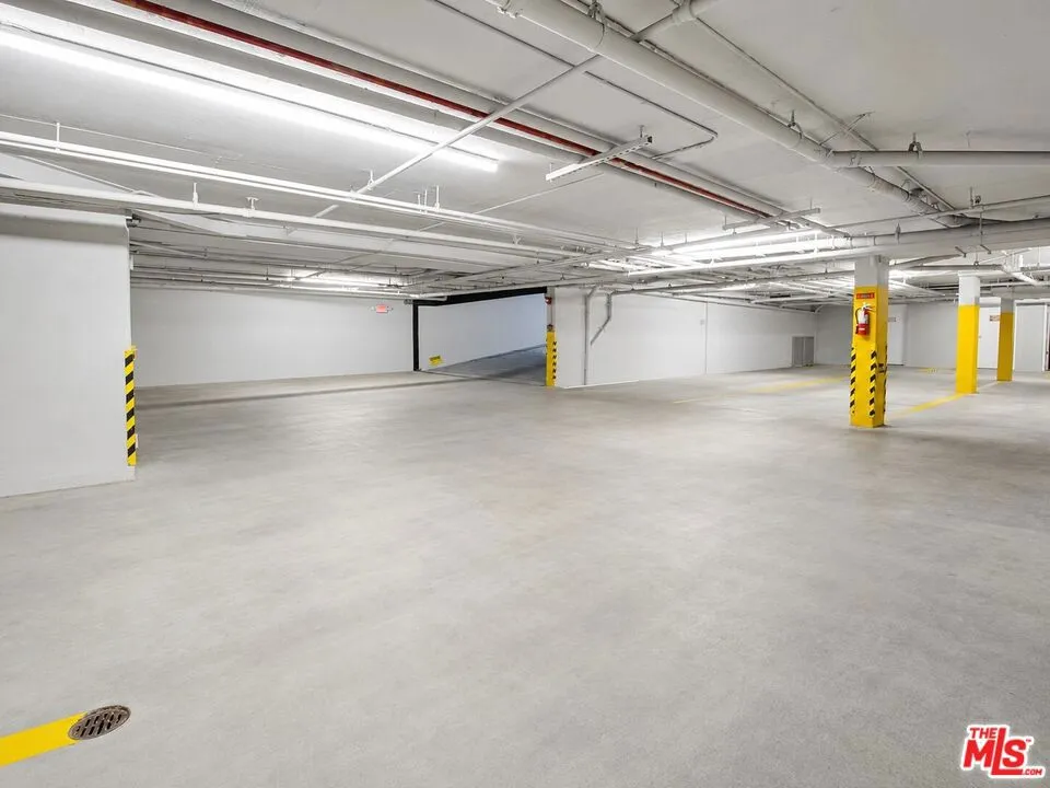 342 N Palm Dr #201 Beverly Hills, CA 90210