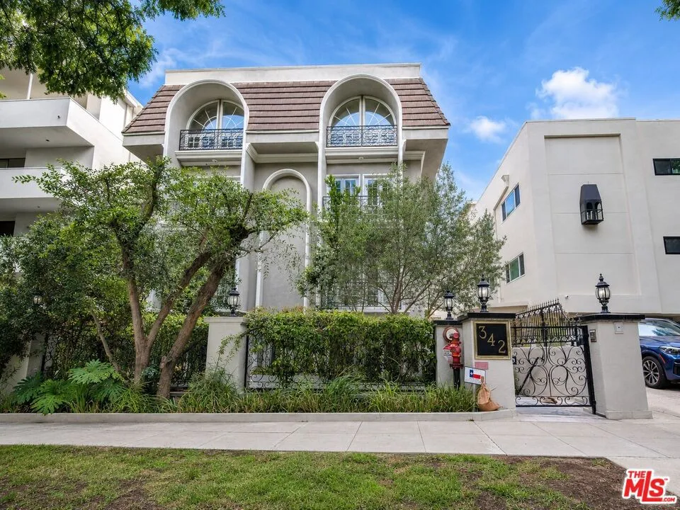 342 N Palm Dr #201 Beverly Hills, CA 90210
