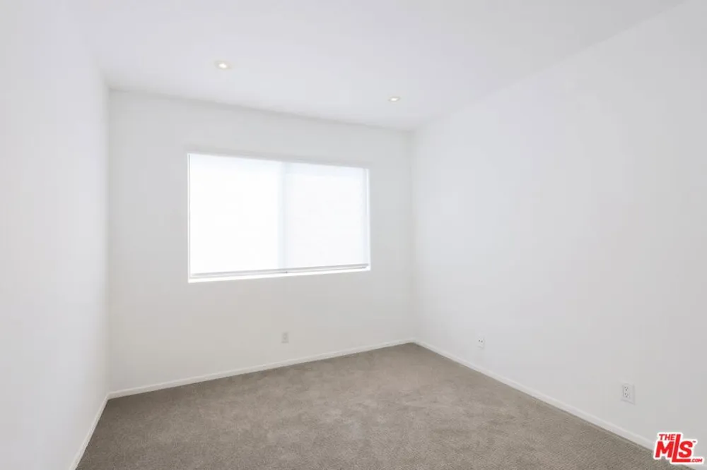 21821 Burbank Boulevard #151 Los Angeles, CA 91367