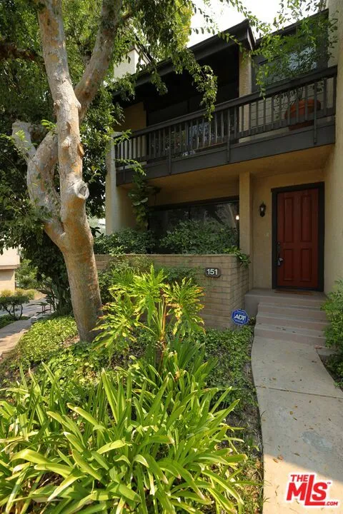 21821 Burbank Boulevard #151 Los Angeles, CA 91367