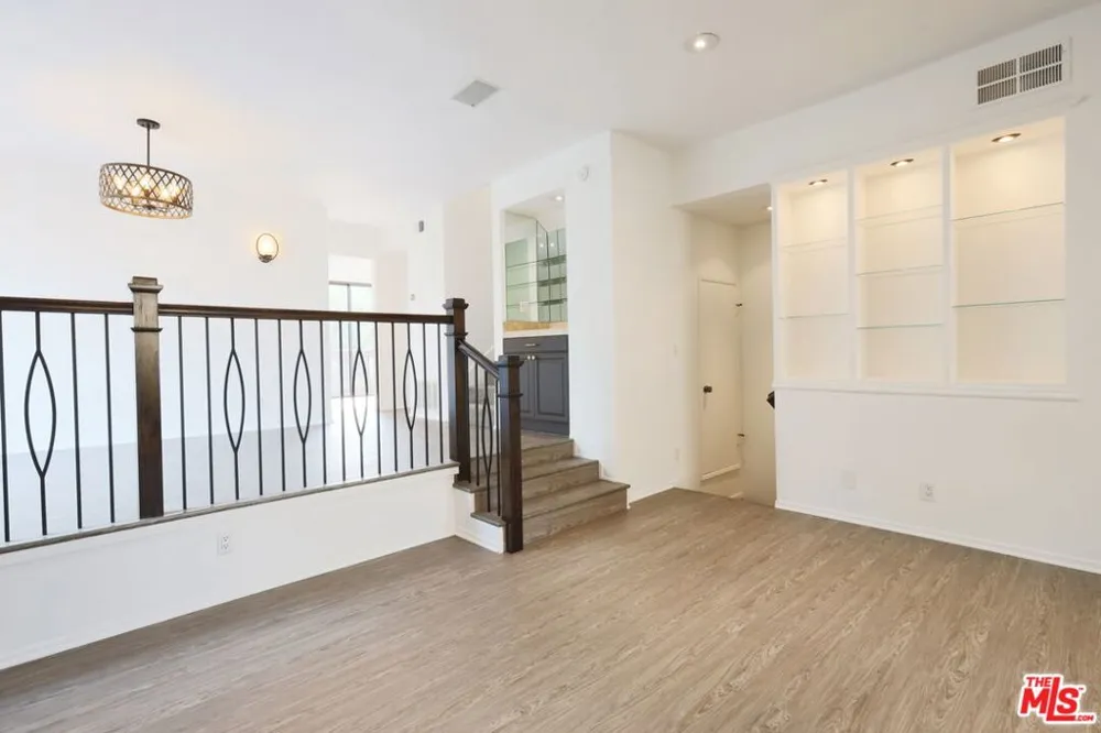21821 Burbank Boulevard #151 Los Angeles, CA 91367