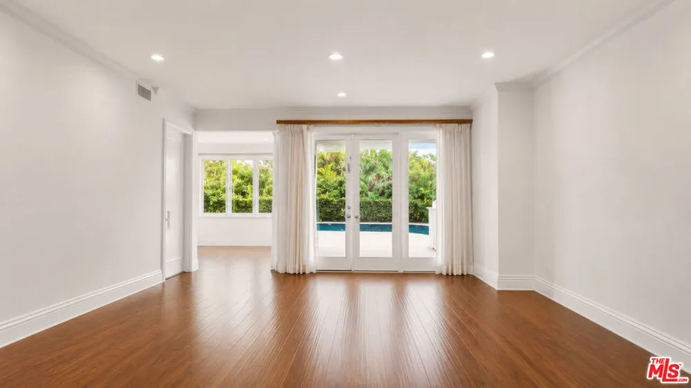 1856 Loma Vista Drive Beverly Hills, CA 90210