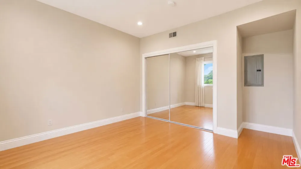 1856 Loma Vista Drive Beverly Hills, CA 90210