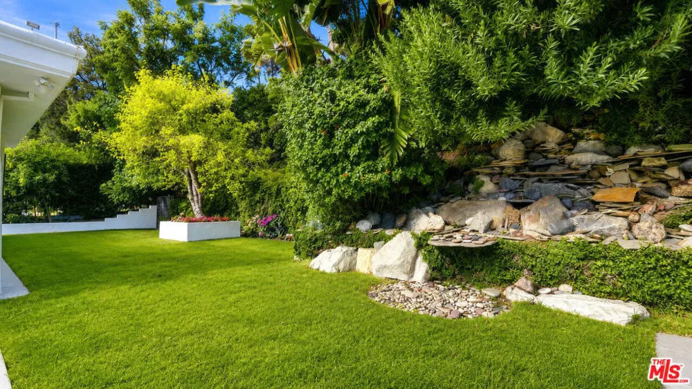 1856 Loma Vista Drive Beverly Hills, CA 90210