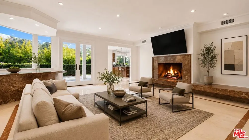1856 Loma Vista Drive Beverly Hills, CA 90210