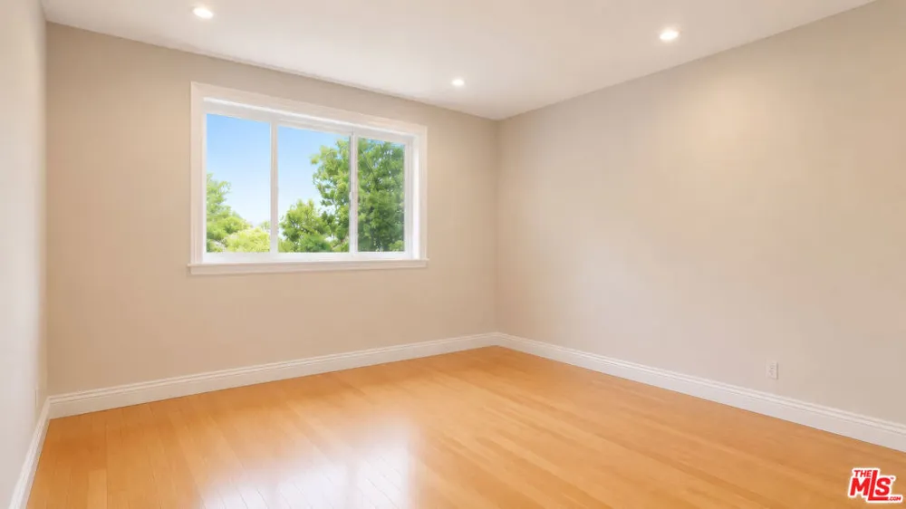 1856 Loma Vista Drive Beverly Hills, CA 90210
