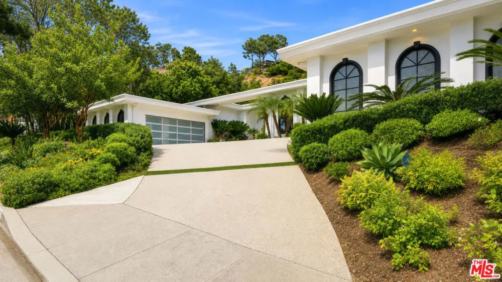 1856 Loma Vista Drive Beverly Hills, CA 90210