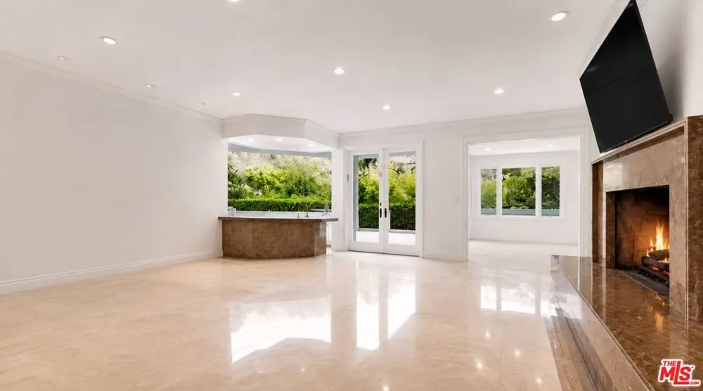 1856 Loma Vista Drive Beverly Hills, CA 90210
