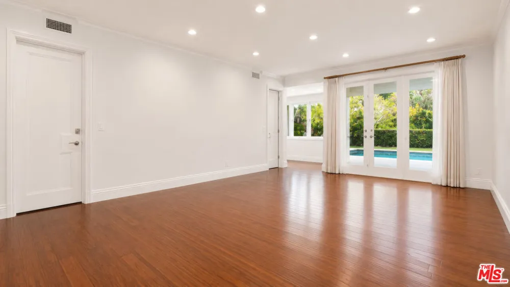 1856 Loma Vista Drive Beverly Hills, CA 90210