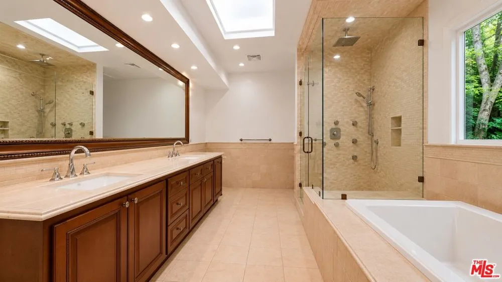 1856 Loma Vista Drive Beverly Hills, CA 90210