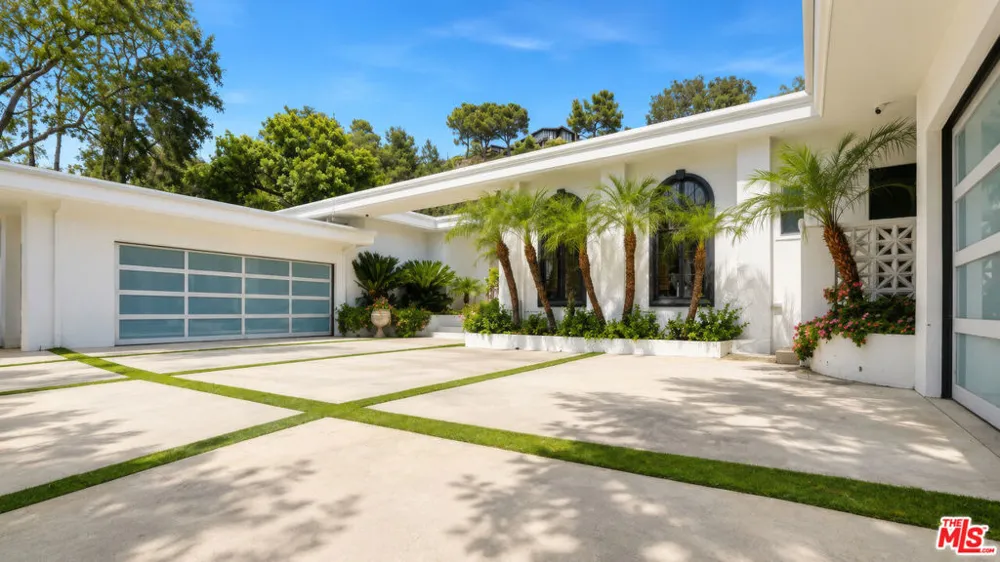 1856 Loma Vista Drive Beverly Hills, CA 90210