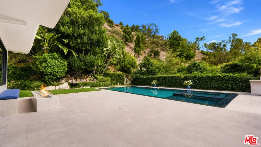 1856 Loma Vista Drive Beverly Hills, CA 90210