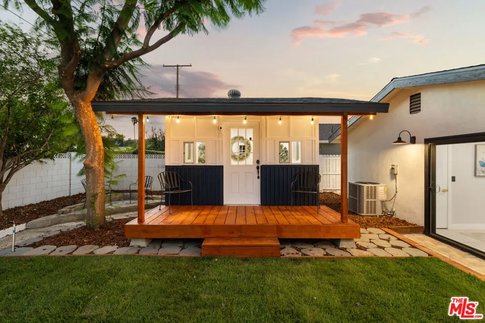 10425 Jordan Avenue Chatsworth, CA 91311