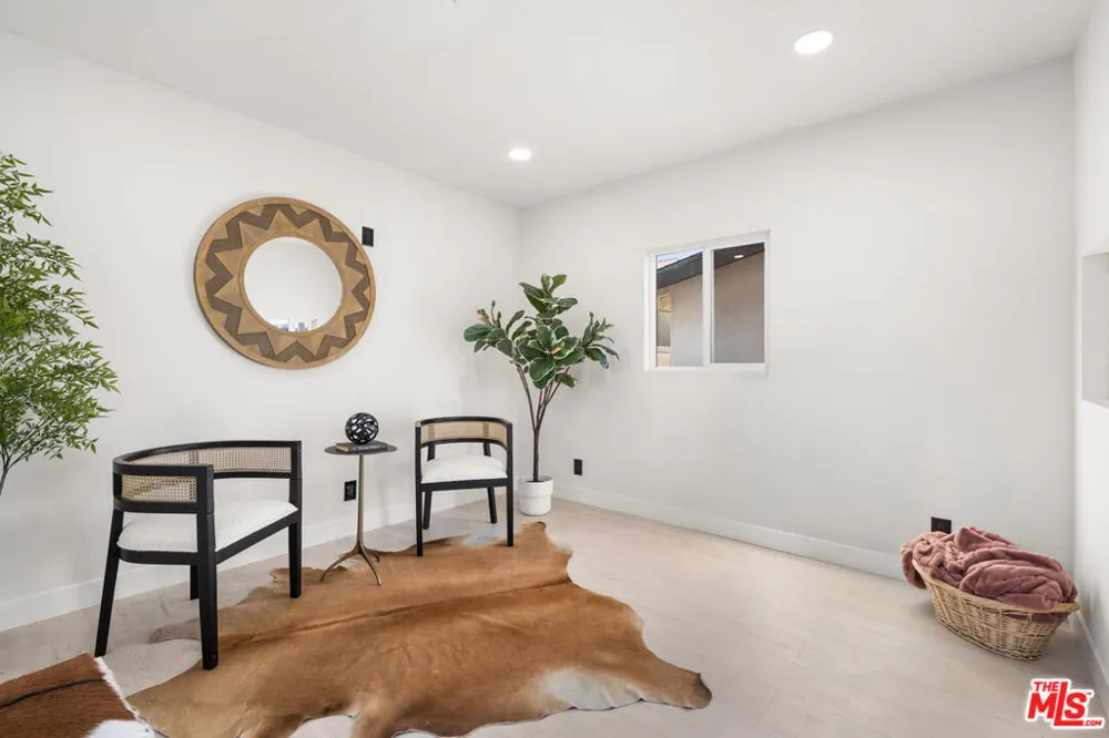 10425 Jordan Avenue Chatsworth, CA 91311