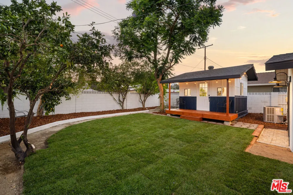 10425 Jordan Avenue Chatsworth, CA 91311