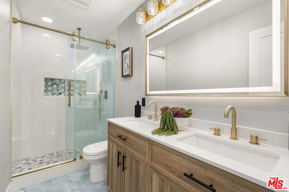 10425 Jordan Avenue Chatsworth, CA 91311