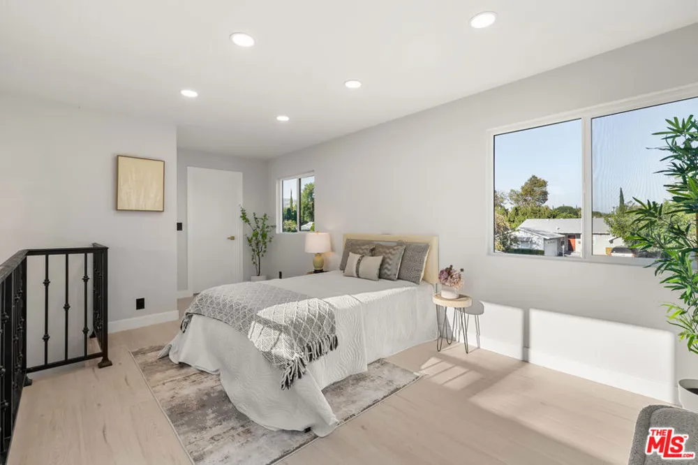 10425 Jordan Avenue Chatsworth, CA 91311