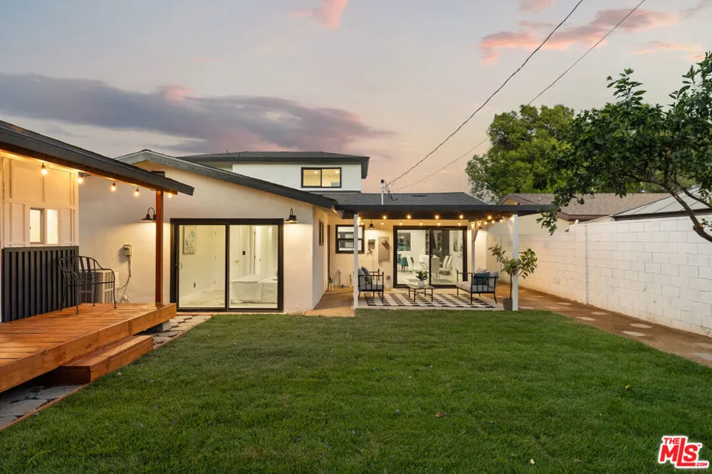 10425 Jordan Avenue Chatsworth, CA 91311
