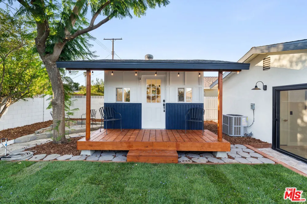 10425 Jordan Avenue Chatsworth, CA 91311