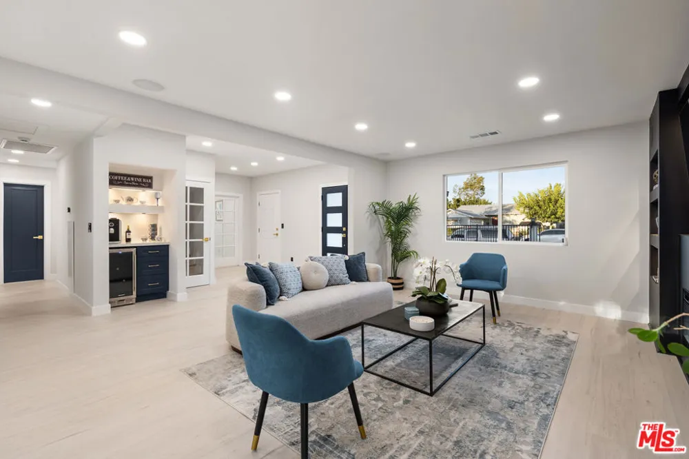 10425 Jordan Avenue Chatsworth, CA 91311