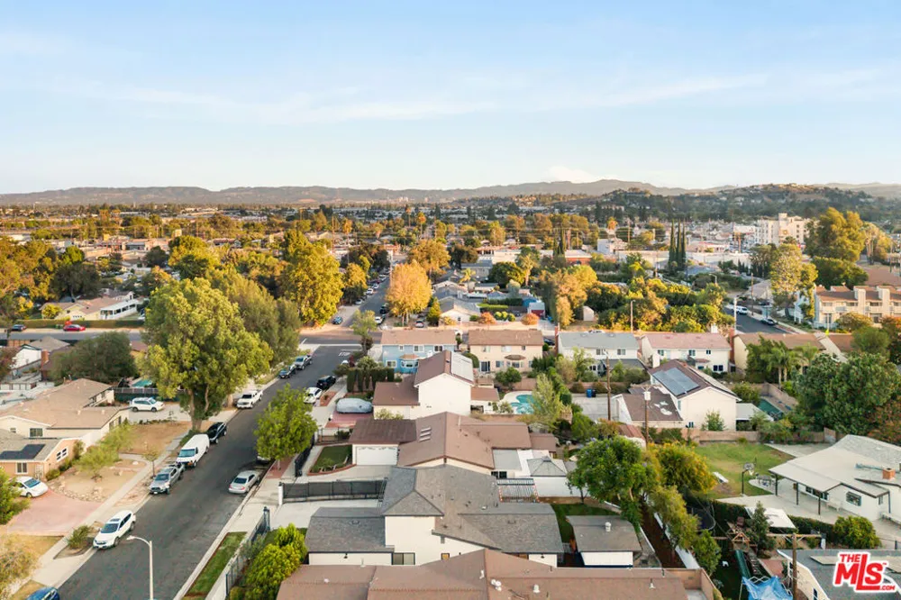 10425 Jordan Avenue Chatsworth, CA 91311