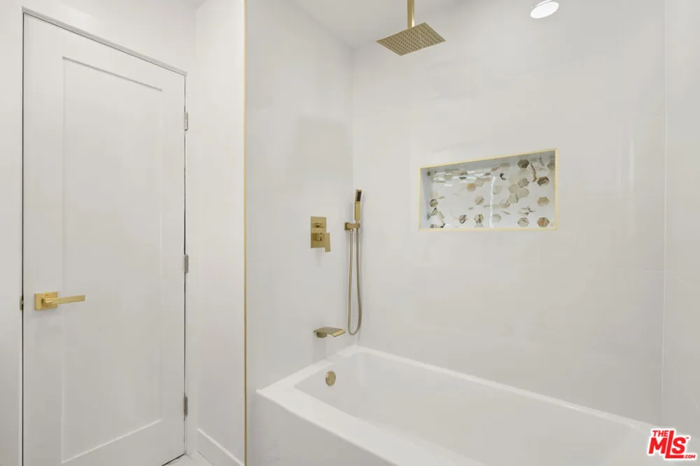 10425 Jordan Avenue Chatsworth, CA 91311