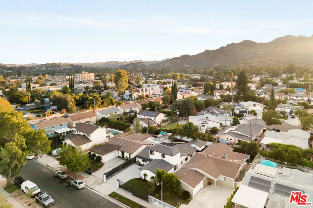 10425 Jordan Avenue Chatsworth, CA 91311
