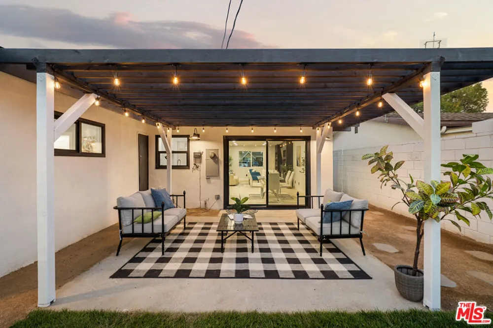 10425 Jordan Avenue Chatsworth, CA 91311