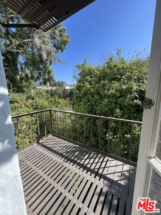 476 Landfair Avenue #105 Los Angeles, CA 90024