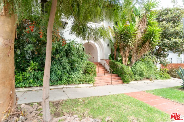 476 Landfair Avenue #105 Los Angeles, CA 90024