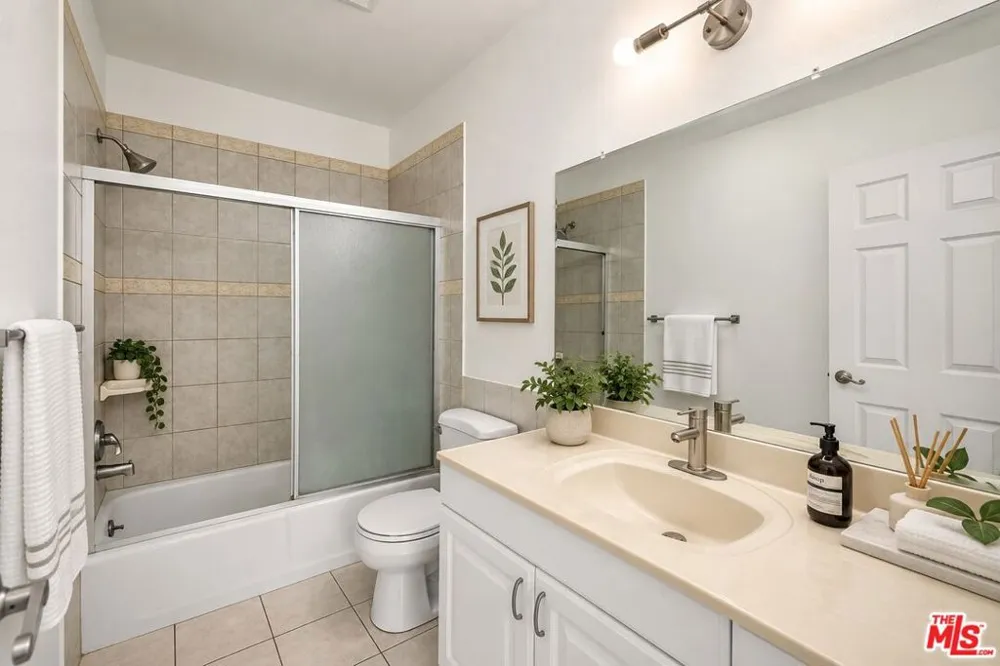1485 E Wilson Avenue #L Glendale, CA 91206