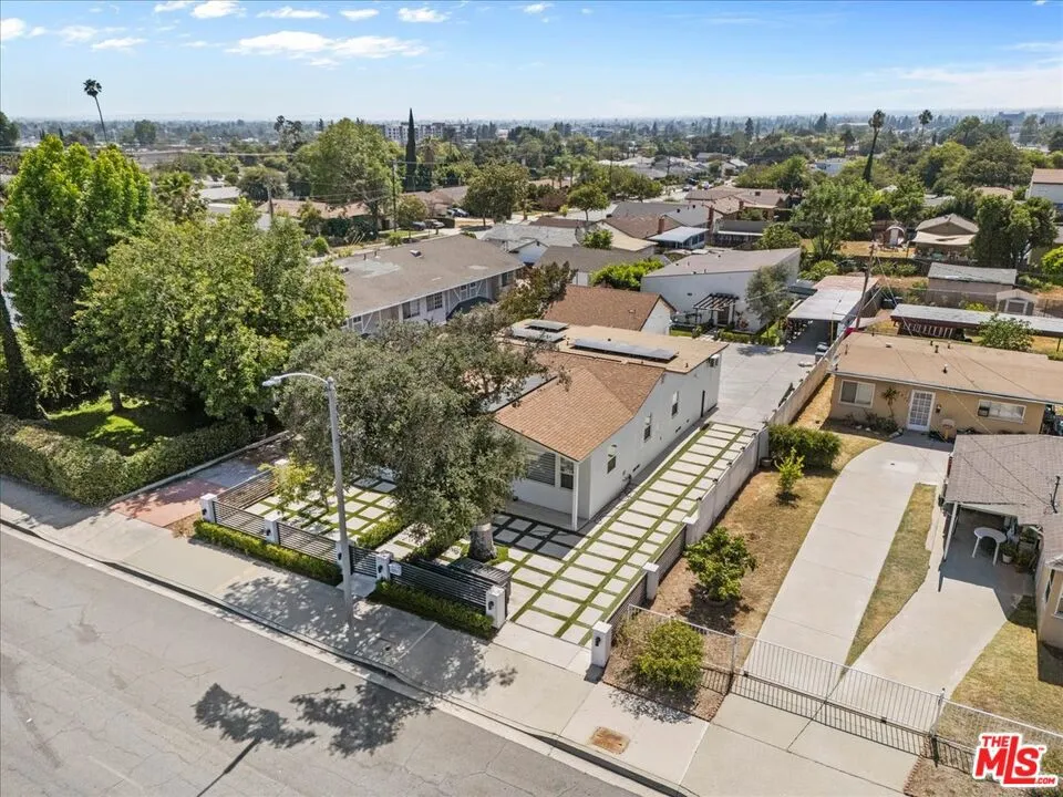 1213 S California Avenue Monrovia, CA 91016