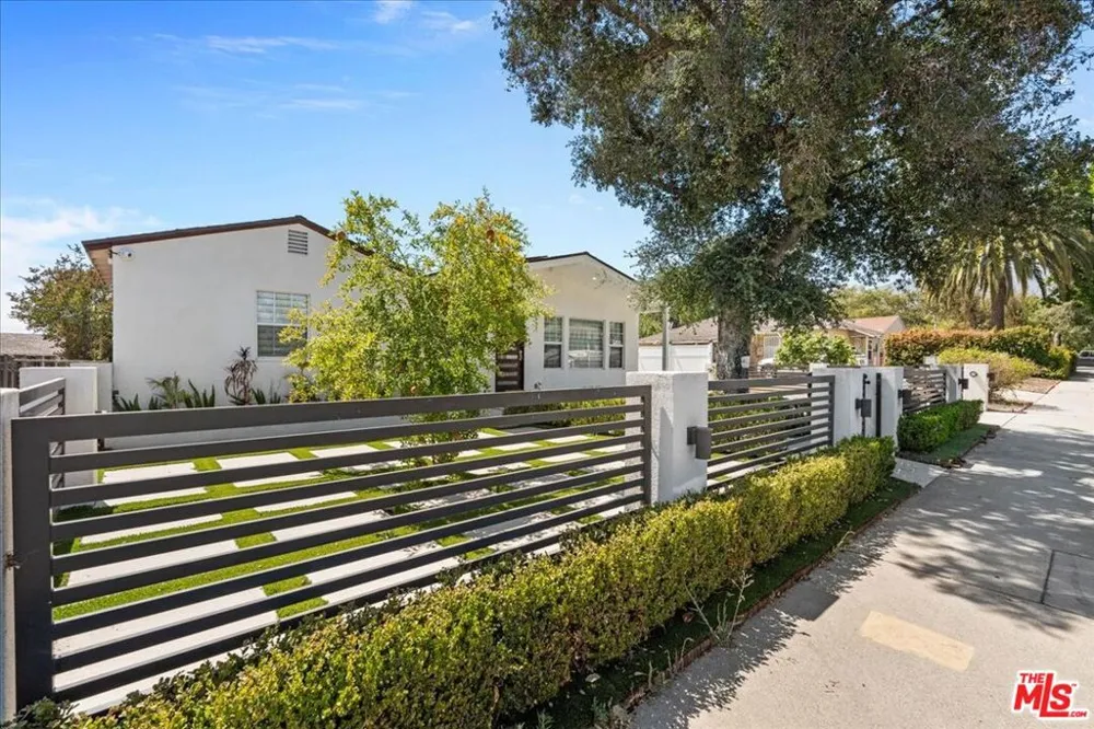 1213 S California Avenue Monrovia, CA 91016