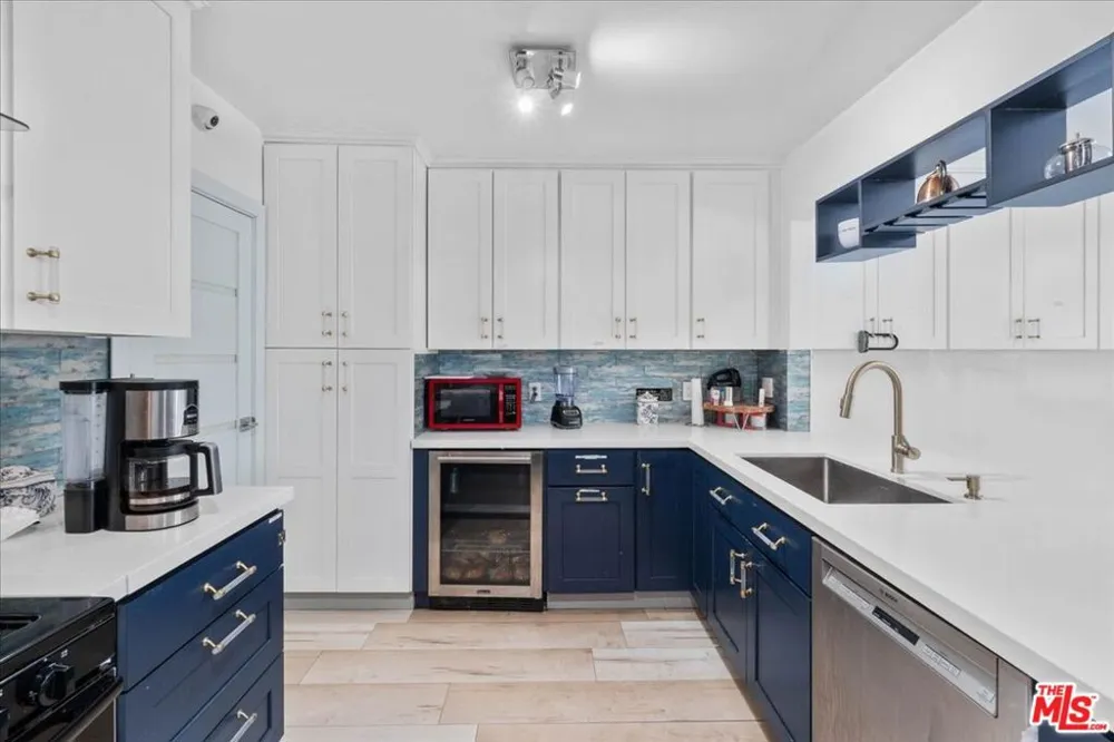 1213 S California Avenue Monrovia, CA 91016