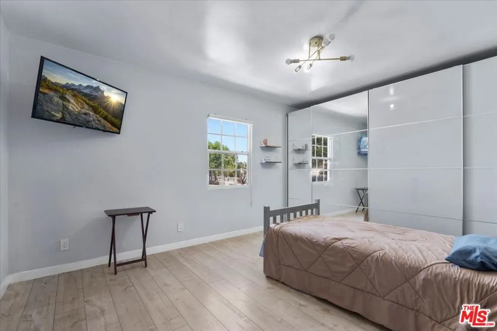 1213 S California Avenue Monrovia, CA 91016