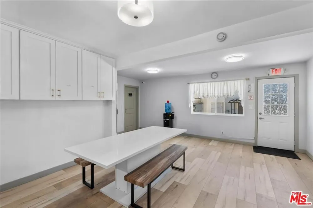 1213 S California Avenue Monrovia, CA 91016