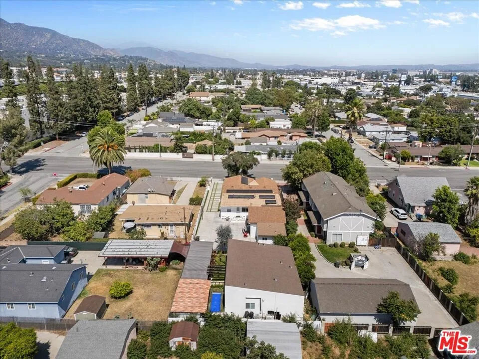 1213 S California Avenue Monrovia, CA 91016