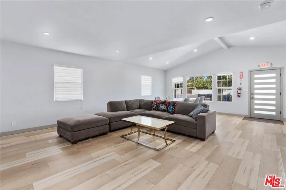 1213 S California Avenue Monrovia, CA 91016
