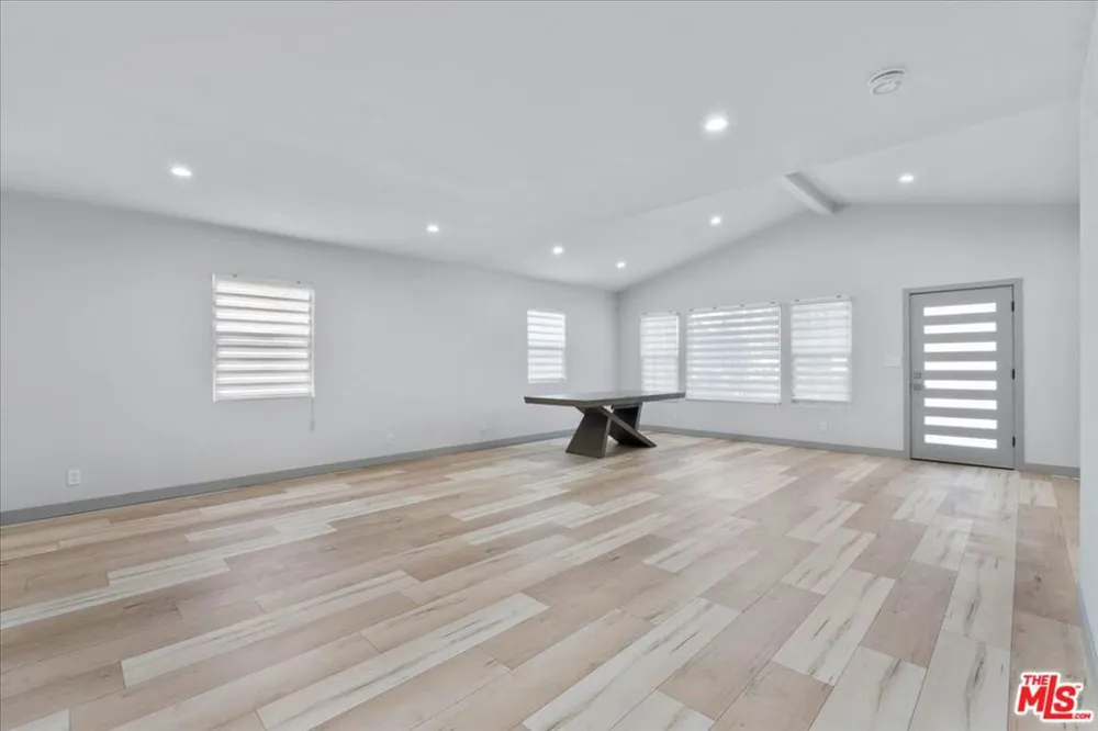 1213 S California Avenue Monrovia, CA 91016
