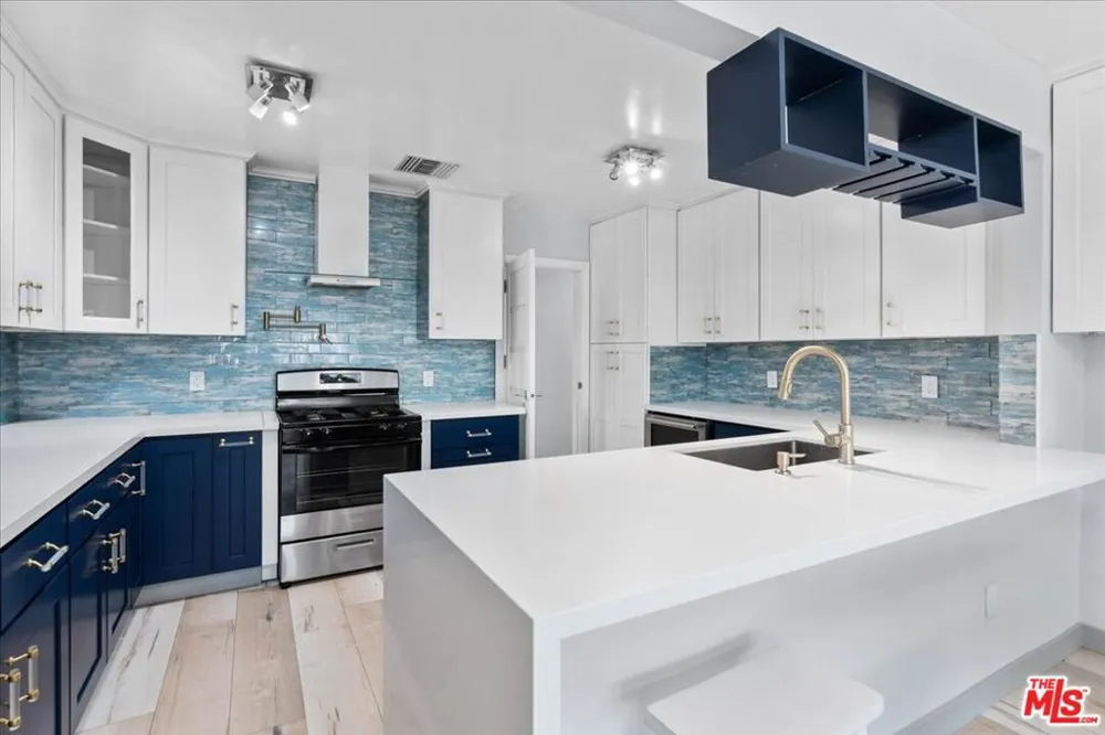 1213 S California Avenue Monrovia, CA 91016